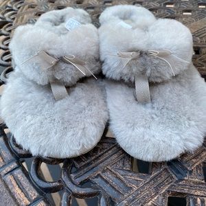 NWT UGG Gray Fluff Flip Flop from Stuttgart Germany sz 10